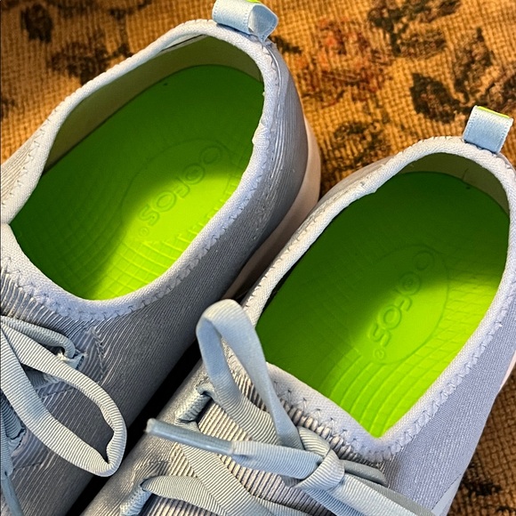OOFOS Carolina Blue OOMG Sport LS Women’s Sneakers! Size 8.5 - Picture 4 of 11
